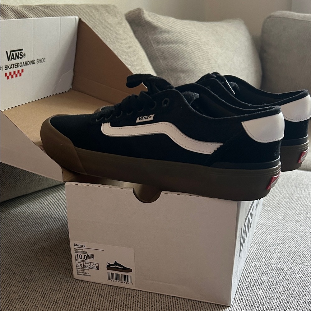 Vans Black and White Sneakers with Brown Sole CHIMA 2